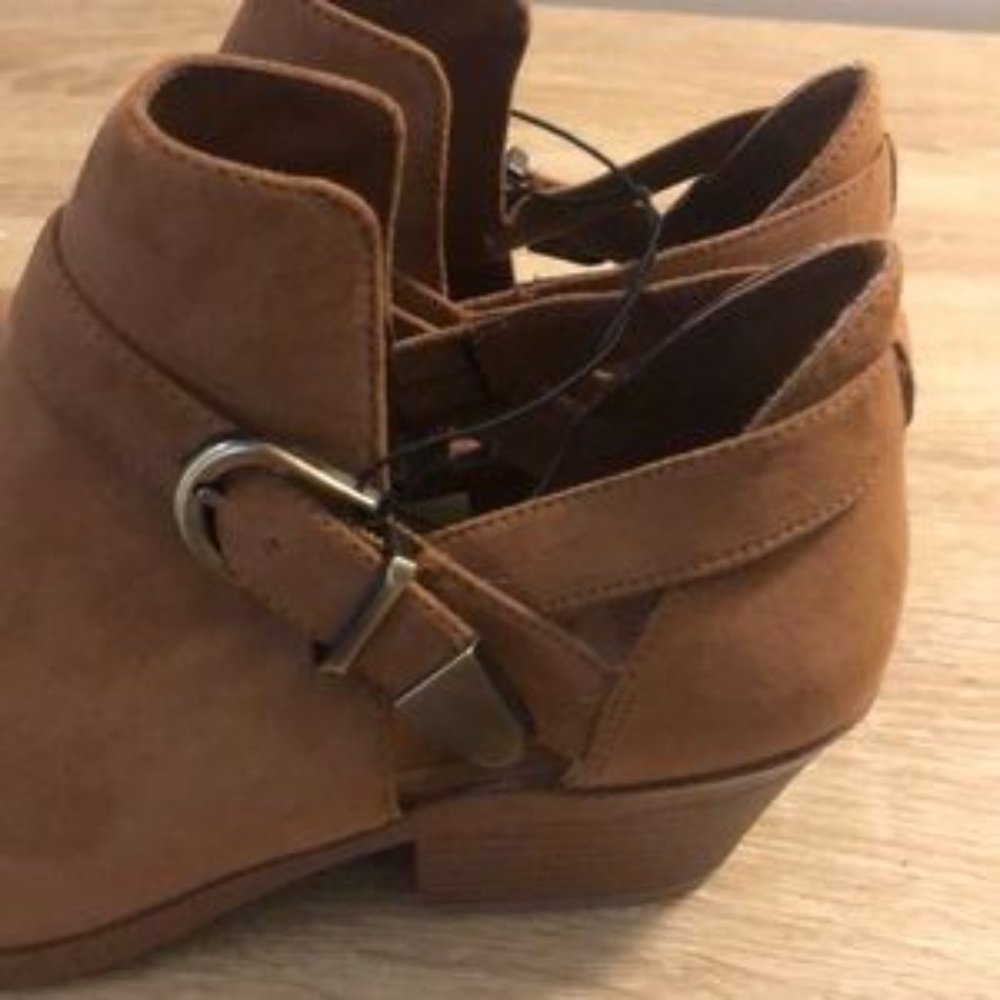 Time and Tru women's wide width ankle boots - Picture 5 of 6